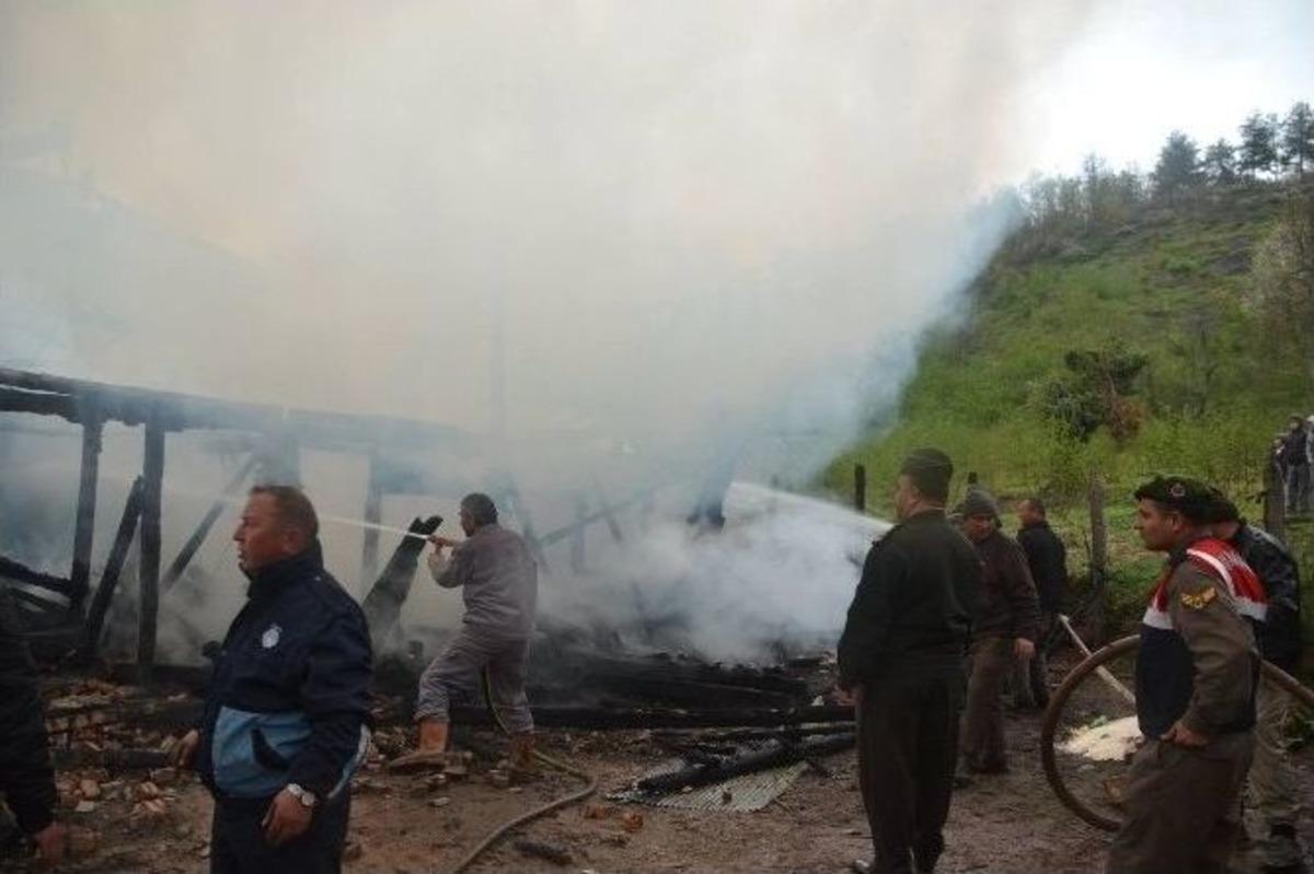 Yığılca&rsquo;da Ev Yangını: 1 &Ouml;l&uuml;