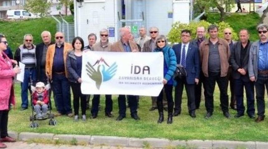 &Ccedil;anakkale&rsquo;de Baz İstasyonu Protestosu