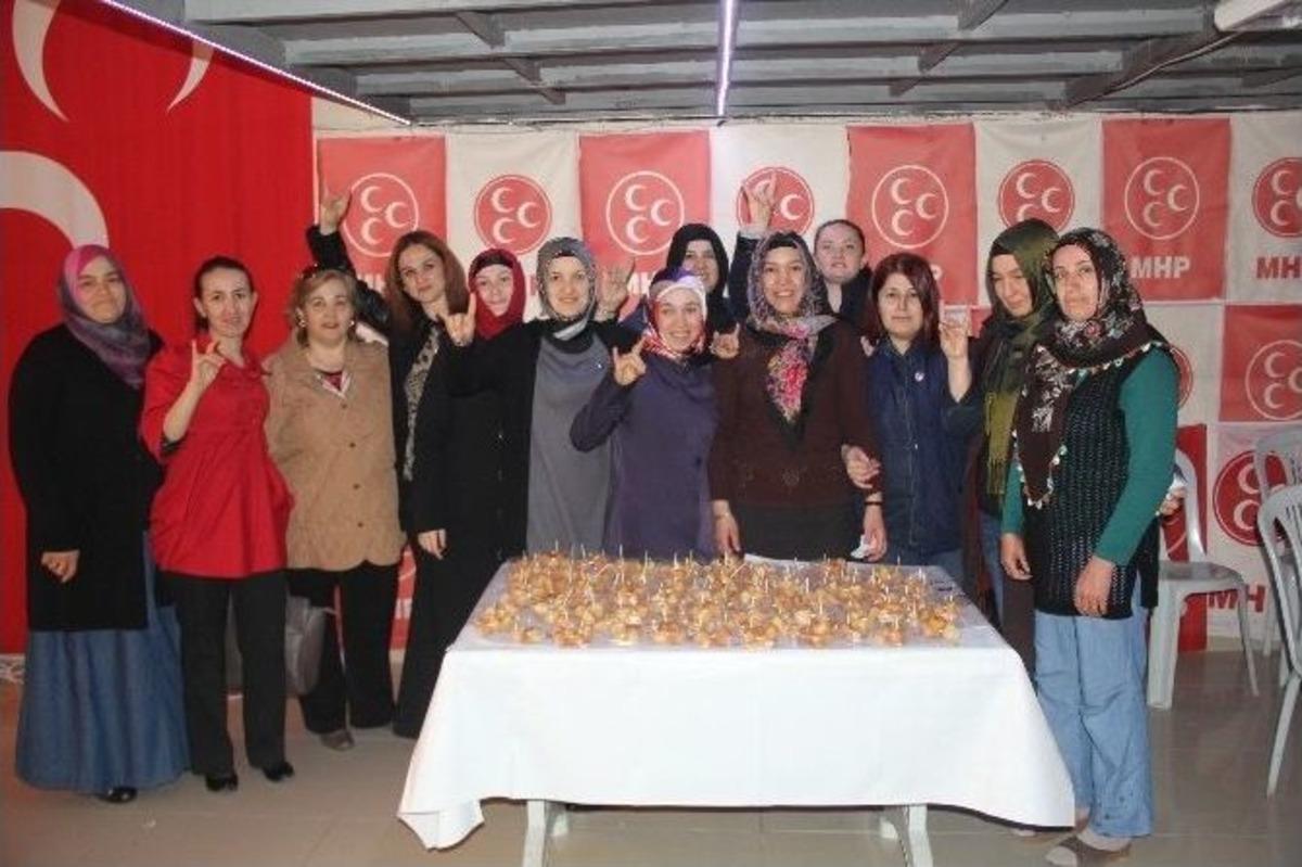 Mhp&rsquo;li Kadınlar Lokma Dağıttı