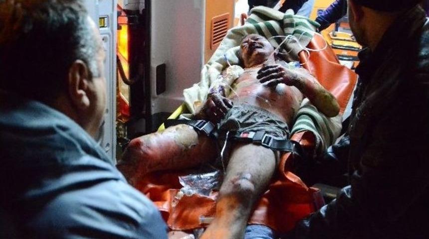 Uyuduğu Sırada Alev Alev Yanan Evden Komşusu Kurtardı