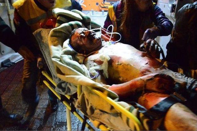 Uyuduğu Sırada Alev Alev Yanan Evden Komşusu Kurtardı 1