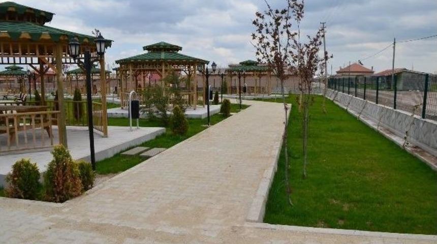 Yenikent Kasabası Yeni Parkına Kavuştu