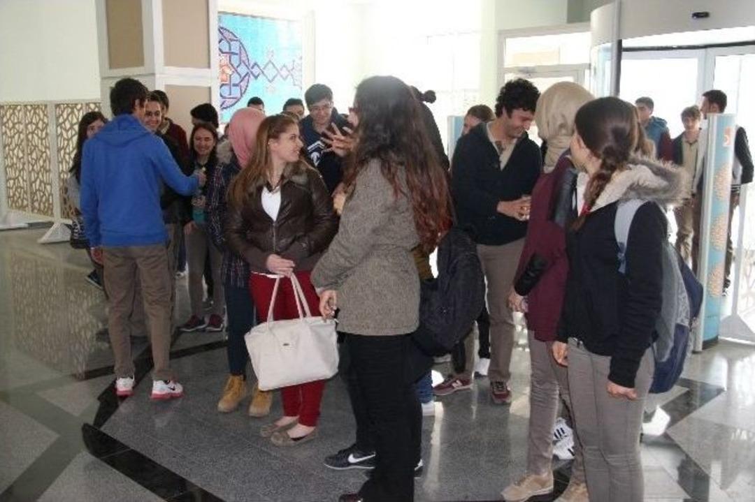 Lise &Ouml;ğrencilerinden Şeyh Edebali &Uuml;niversitesi&rsquo;ne Ziyaret