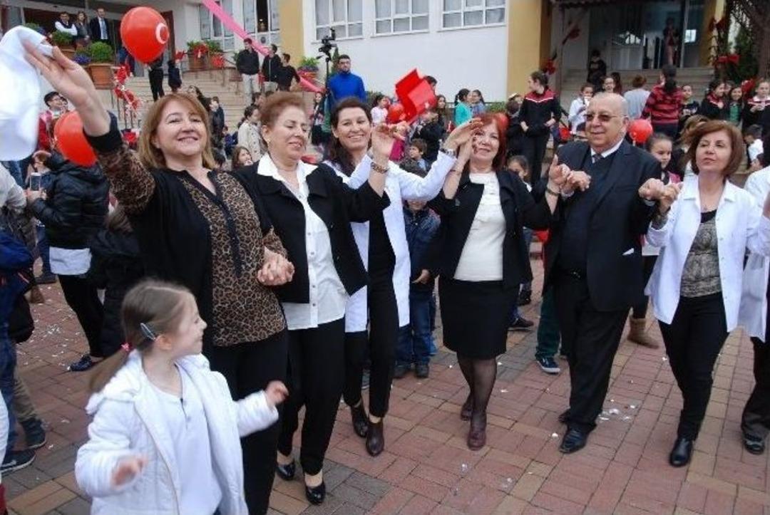 Gkv&rsquo;de 23 Nisan Halayı