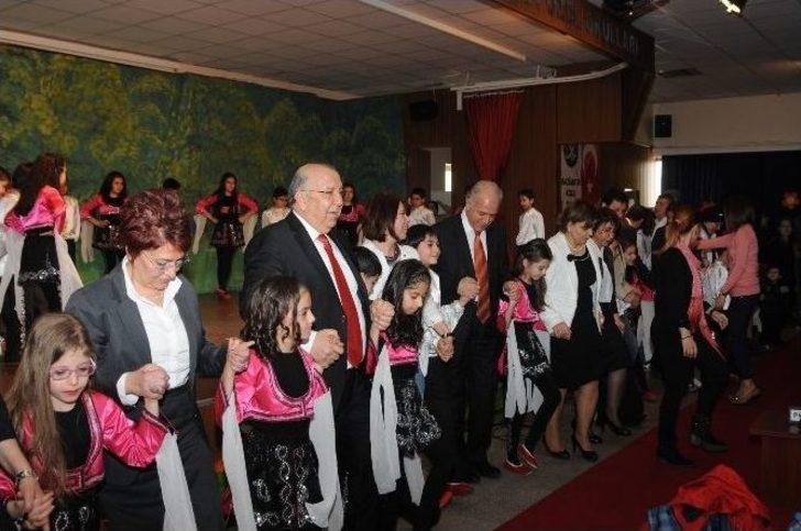 Gkv’de 23 Nisan Halayı G1