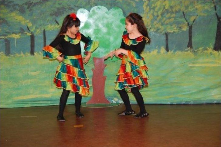 Gkv’de 23 Nisan Halayı G4