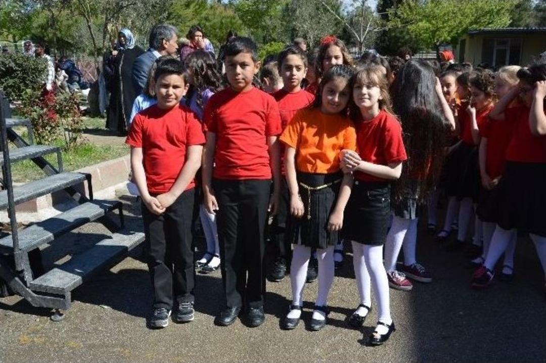 23 Nisan Ulusal Egemenlik Ve &Ccedil;ocuk Bayramı Edremit&rsquo;te Kutlandı