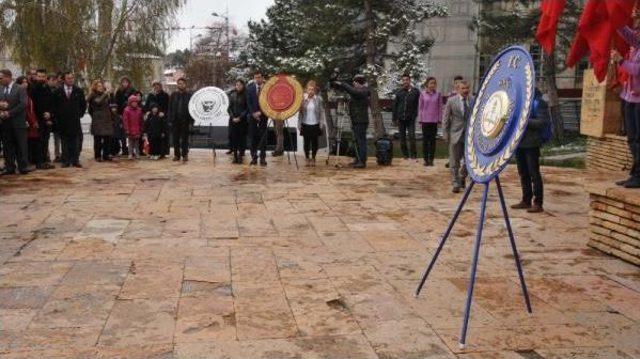 Sivas'ta 23 Nisan Töreninde Çelenk Gerginliği