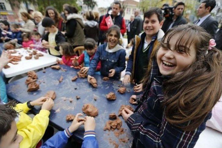 Konak’ta 23 Nisan Coşkusu G2