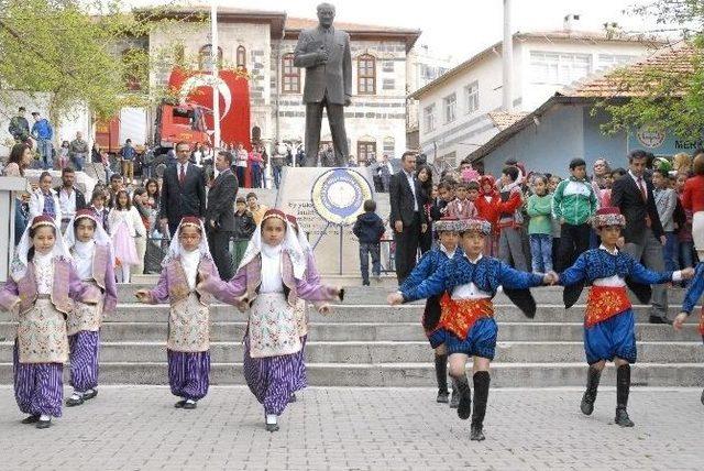 23 Nisan’da Mutlu Kaya Rüzgarı