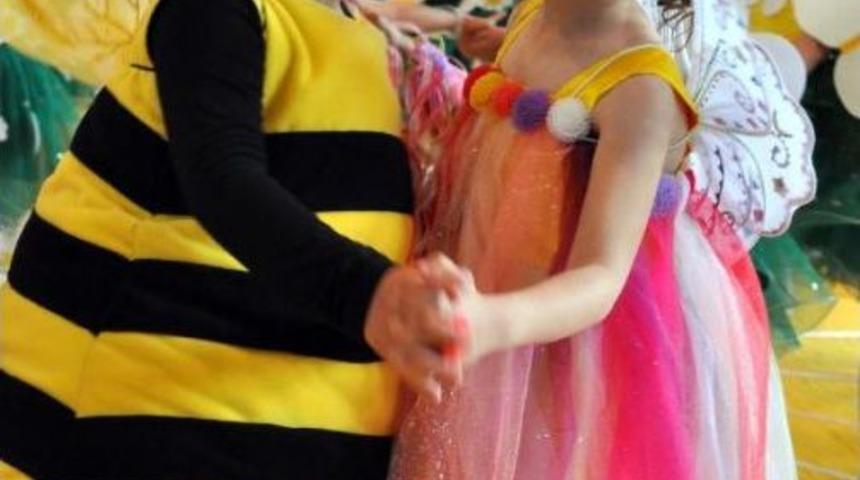 Kayseri&rsquo;De 23 Nisan Bayramı, Kar Yağışı Altında Kutlandı (2)