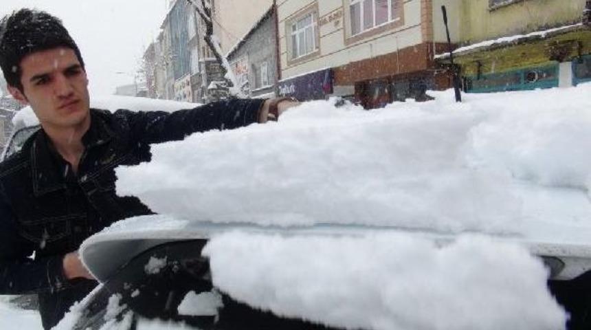 Kars'ta Karlı 23 Nisan