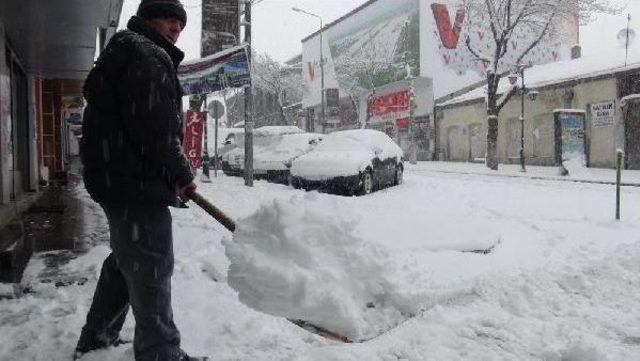 Kars'ta Karlı 23 Nisan