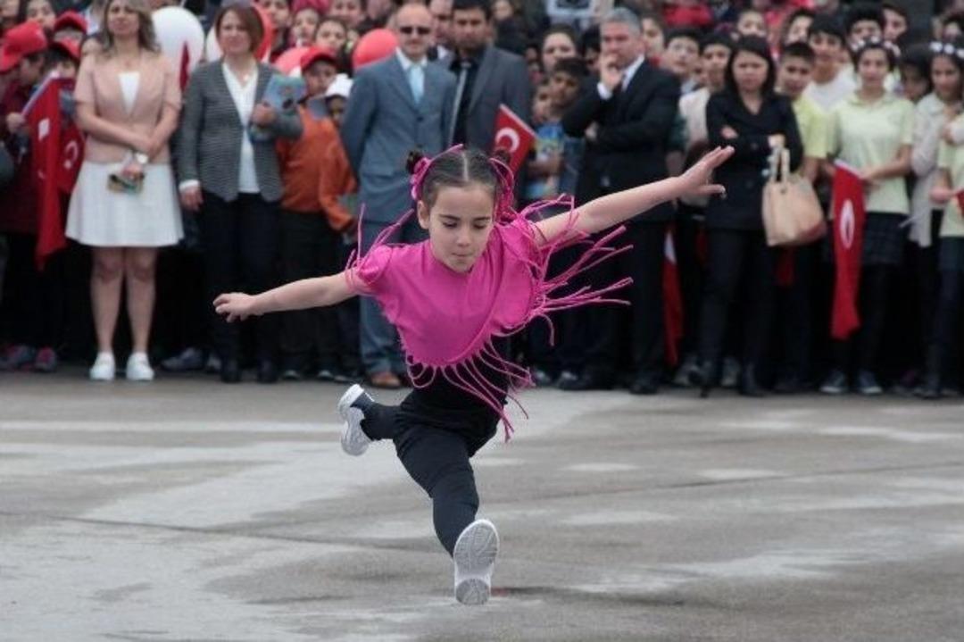 Adana&rsquo;da 23 Nisan Coşkusu