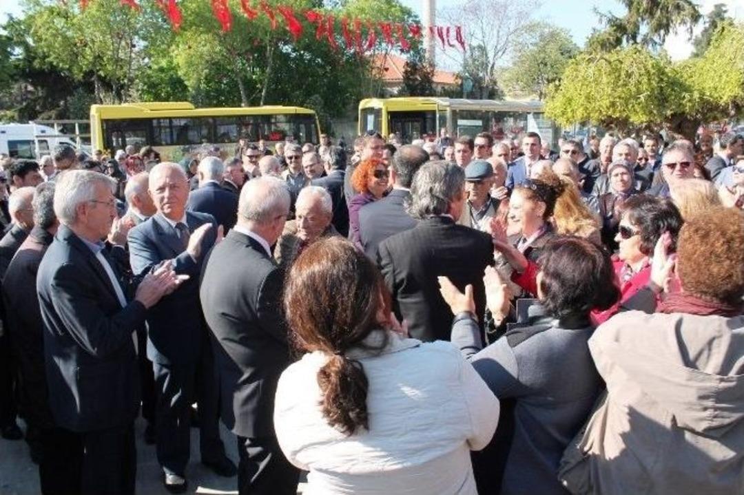 Chp&rsquo;lilerden 23 Nisan T&ouml;renine Katılmayan Valiye Protesto