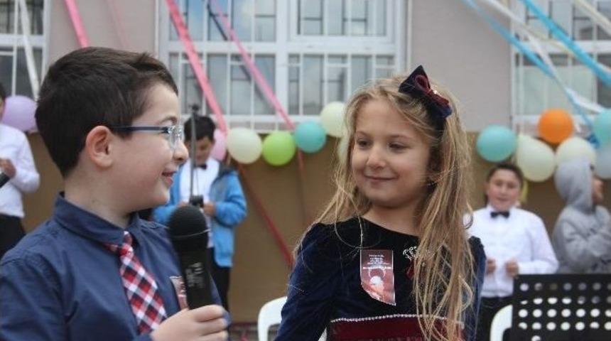 Minik &Ouml;ğrenci Şiir Okurken G&uuml;lme Krizine Girdi