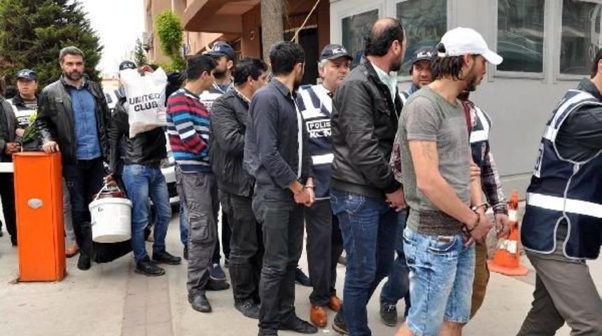 İnsan Kacak&ccedil;ılığına 13 Tutuklama