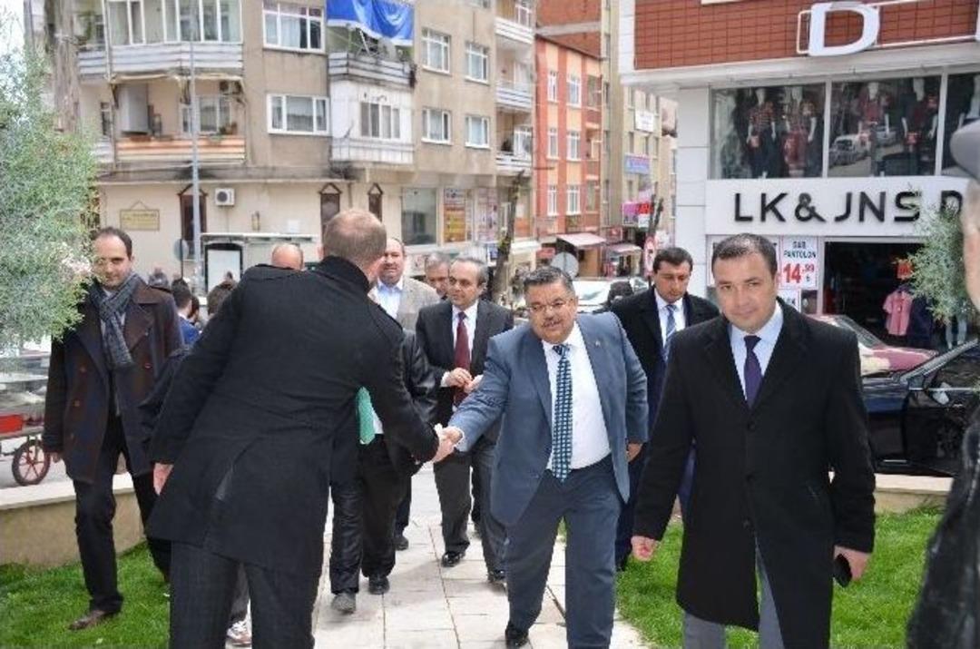 Regaip Kandili M&uuml;nasebetiyle &Ccedil;eşmelerden Su Yerine Şerbet Aktı