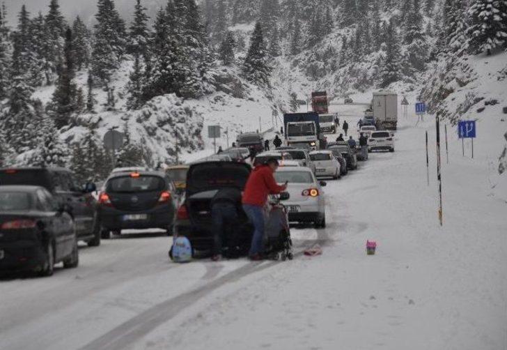 Seydişehir-antalya Yolu Kar Nedeniyle Trafiğe Kapandı G1