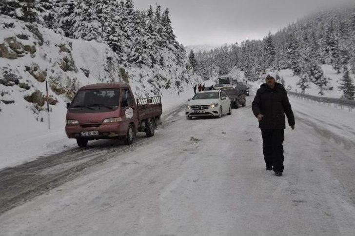Seydişehir-antalya Yolu Kar Nedeniyle Trafiğe Kapandı G4