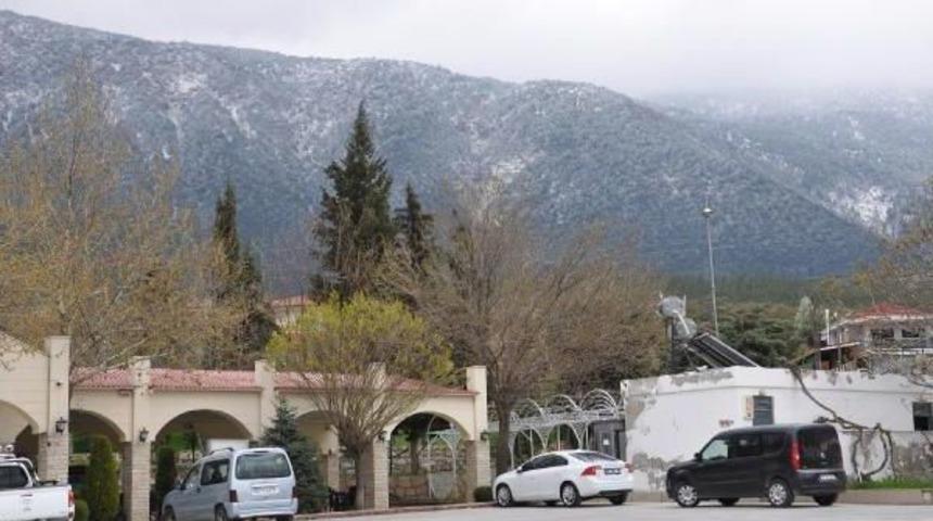 Denizli'de Nisan Ayı Sonunda Kar Şaşkınlığı