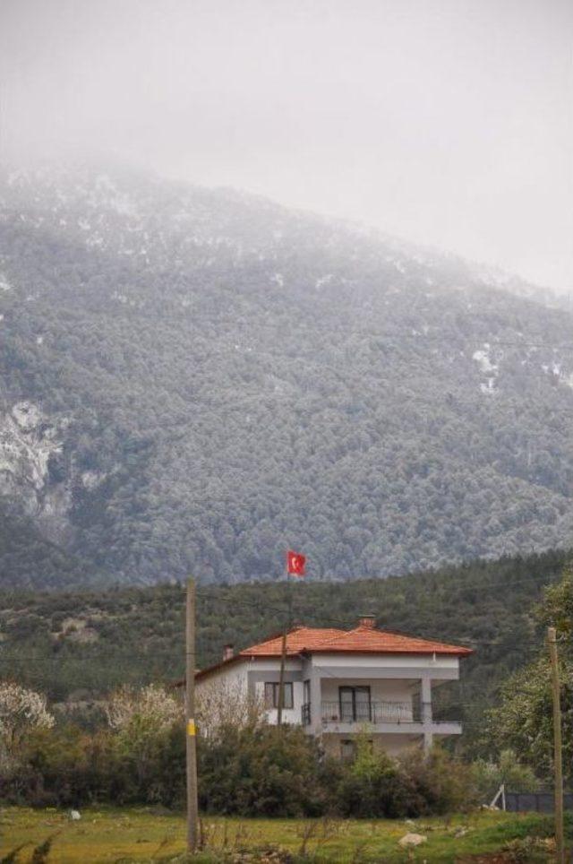 Denizli'de Nisan Ayı Sonunda Kar Şaşkınlığı