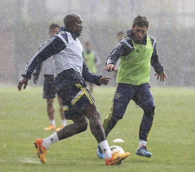 Fenerbahçe'de Mehmet Topuz Idmanı Yarıda Bıraktı