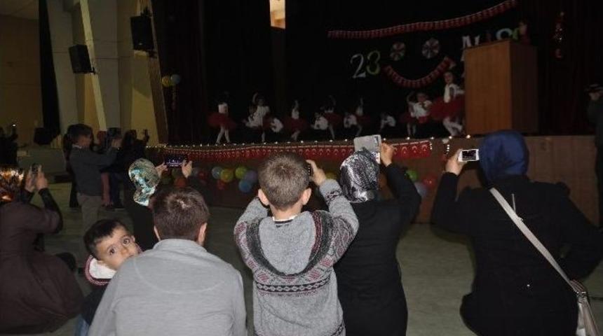 Bitlis&rsquo;te 23 Nisan Coşkusu