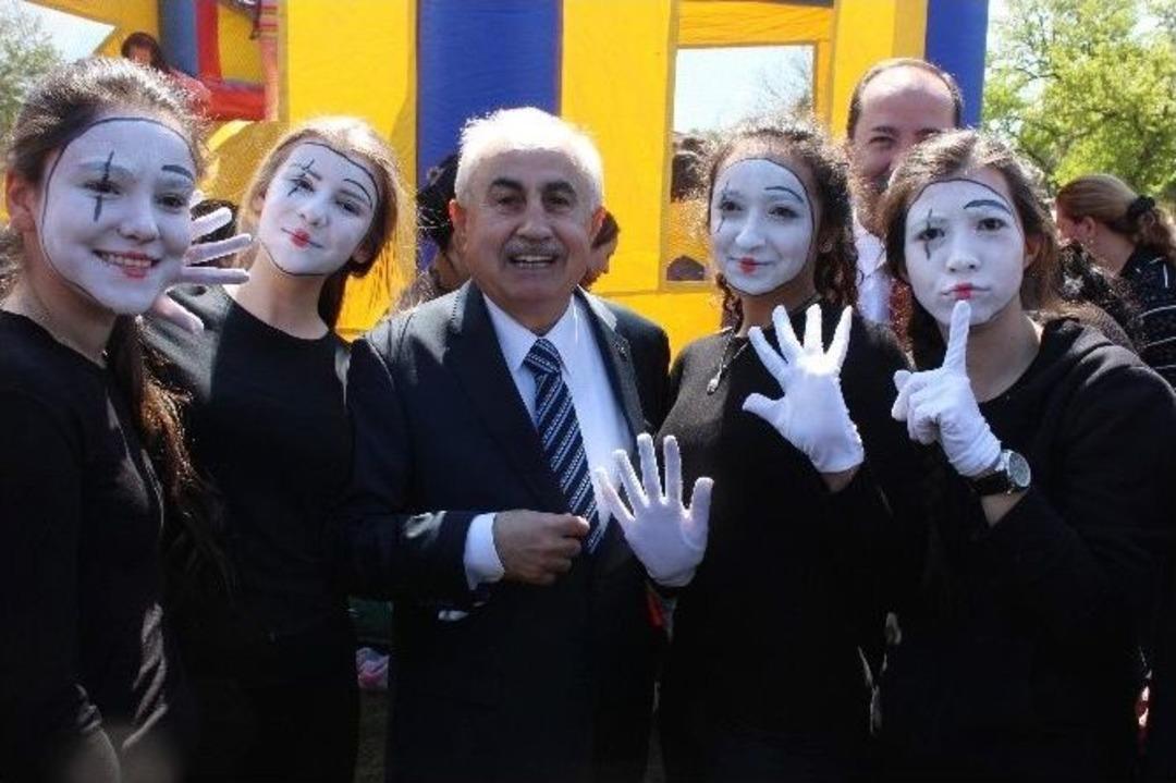 Edirne&rsquo;de 23 Nisan Coşkuyla Kutlandı