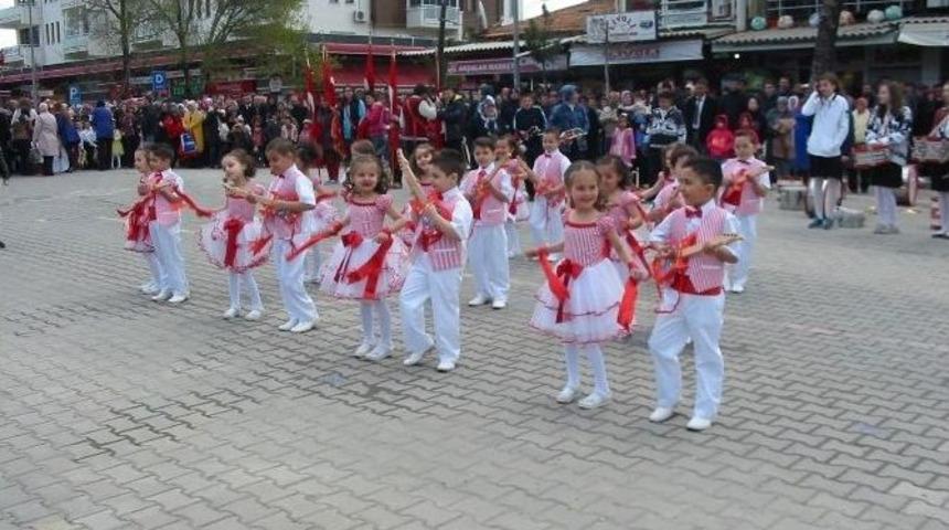 23 Nisan Ulusal Egemenlik Ve &Ccedil;ocuk Bayramı Gediz&rsquo;de Coşkuyla Kutlandı