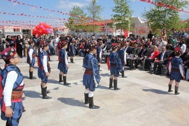 Urla 23 Nisan Ulusal Egemenlik Ve Çocuk Bayramını Kutladı