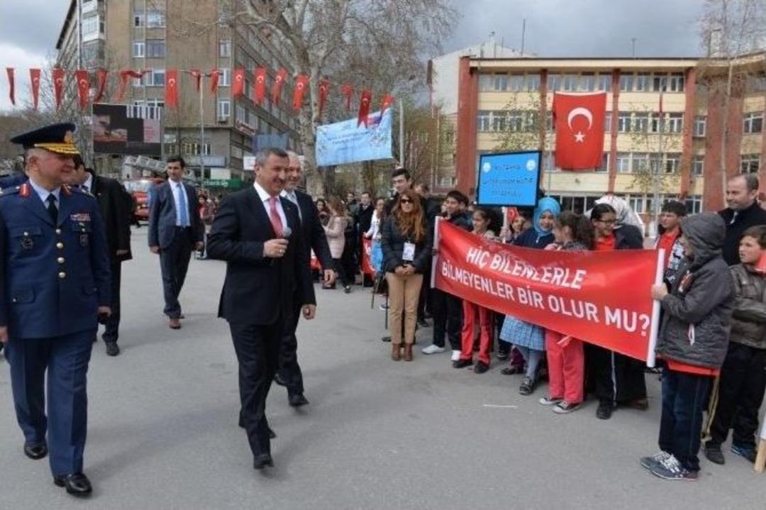 Soğuk Havada 23 Nisan Coşkusu