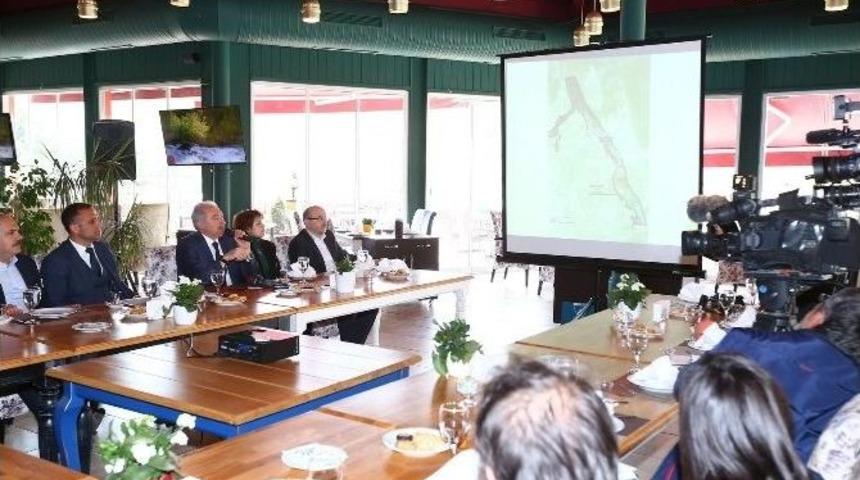 Başkan Mevl&uuml;t Uysal: &ldquo;bah&ccedil;eşehir&rsquo;i Satmıyoruz, Alanı Genişletiyoruz&rdquo;