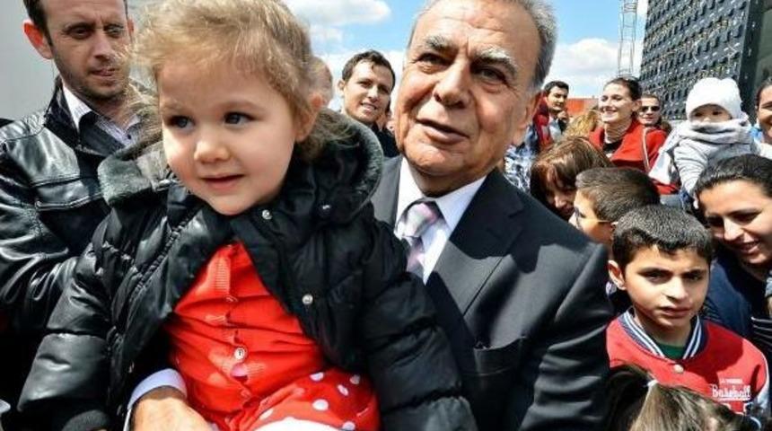 &Ccedil;ocuklar Keloğlan K&ouml;y&uuml;'nde Eğlendi