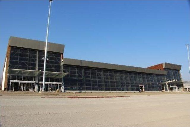 Yüksekova Havaalanına Ilk Test Inişi Mayıs'ta
