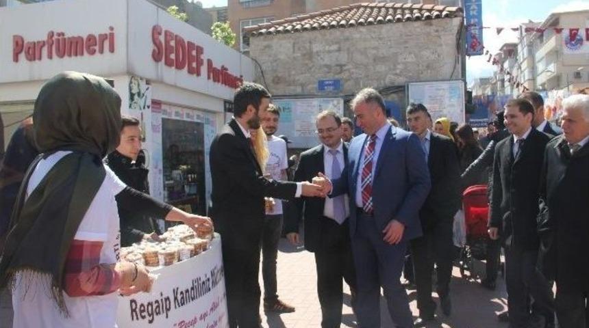 Gen&ccedil;lik Kollarından Vatandaşa Kandil Simidi