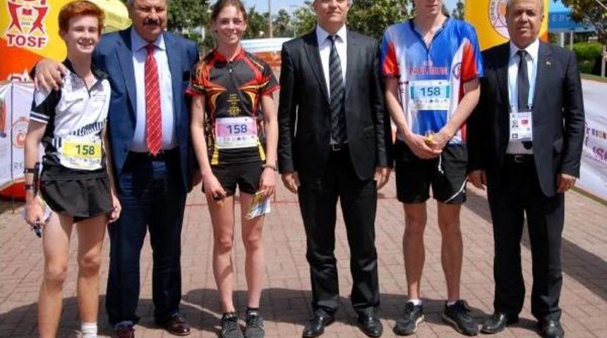 Başbakan Davutoğlu'nun Kızı B&uuml;ke De Yarıştı