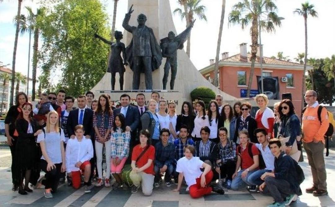 Alanya&rsquo;da 23 Nisan Coşku İle Kutlandı