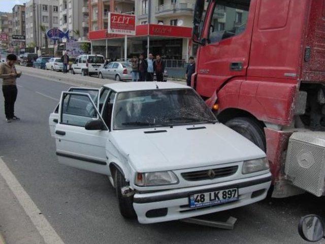 Otomobil Tır'ın Altında 10 Metre Sürüklendi: 3 Yaralı