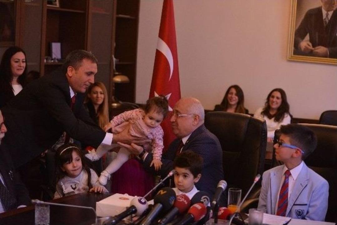 Tbmm Başkanı &Ccedil;i&ccedil;ek Koltuğu Devretti