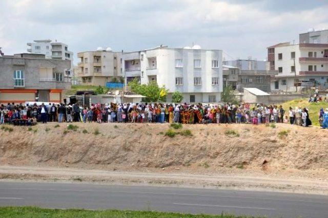 Cizre'de Öldürülen Nihat Kazanhan'a Protestolu Anma