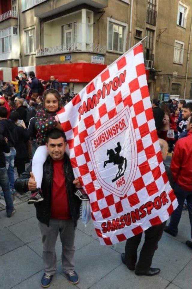 Samsunspor Taraftarları Tüp Taşıyıp Yürüdü, Tff’Ye Ateş Püskürdü