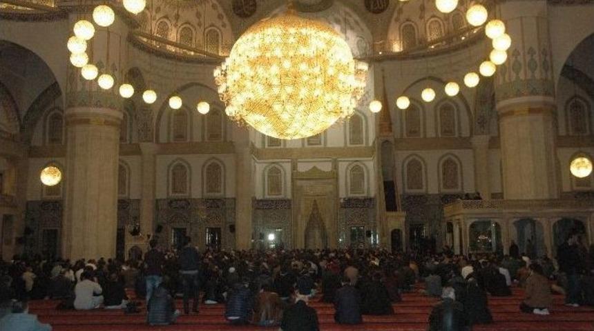 Başkent&rsquo;te Kandil Coşkusu