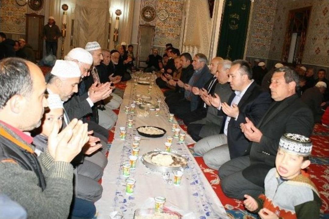 (&ouml;zel Haber) 106 Yıldır S&uuml;ren Kandil Geleneği