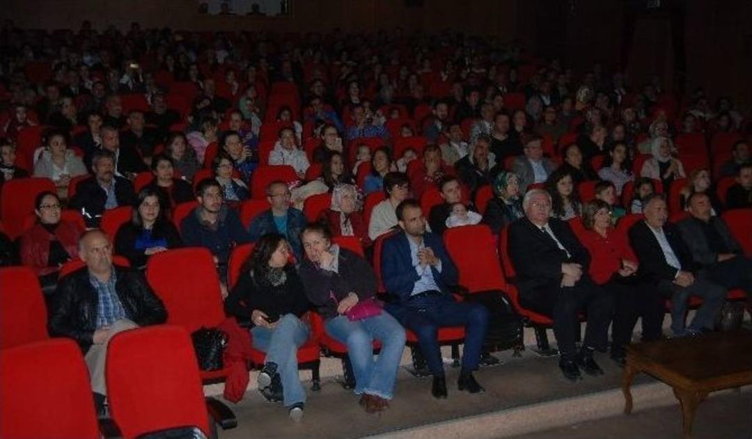 Aydın T&uuml;rk Eğitim-sen T&uuml;rk&uuml; Ve Şiir Gecesinde Bir Araya Geldi