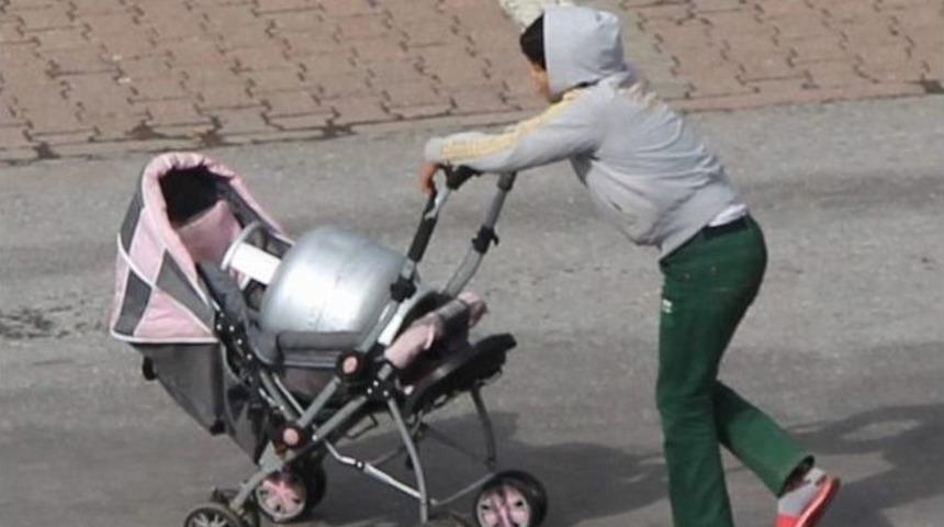 Bebek Sandılar, İ&ccedil;ini G&ouml;r&uuml;nce Şaşırdılar