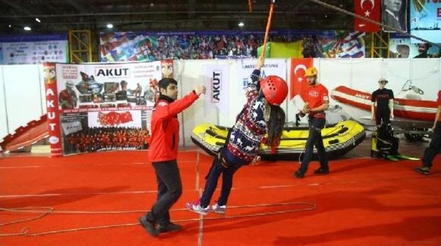 Akut'tan &Ccedil;ocuklara Hayat Kurtarma Dersi