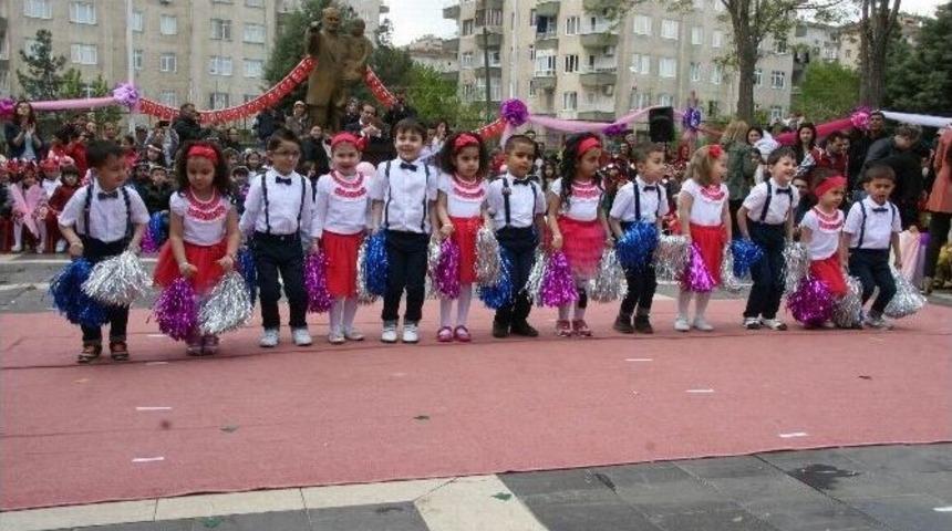 Minikler 23 Nisan&rsquo;ı Kutladı