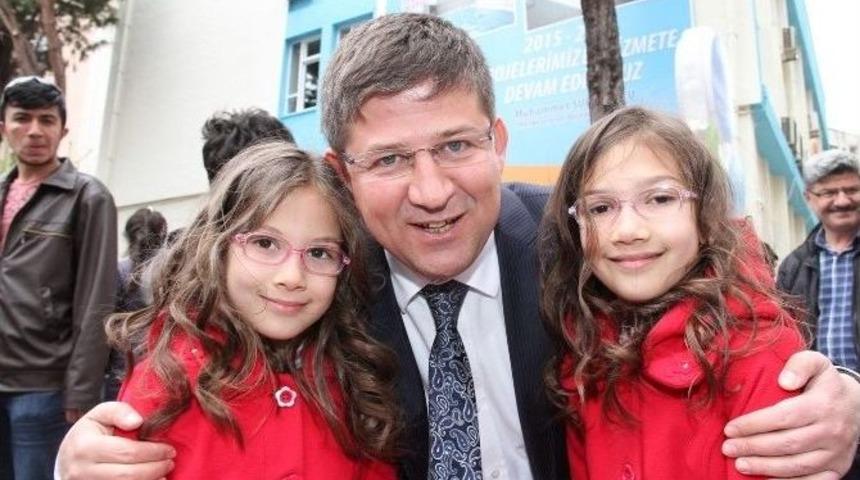 Denizli&rsquo;de &Ccedil;ocuklara 5 Bin U&ccedil;urtma Hediye Edildi