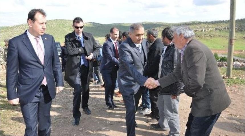 Vali Ko&ccedil;ak Kavgada &Ouml;lenlerin Ailelerine Taziye Ziyaretinde Bulundu